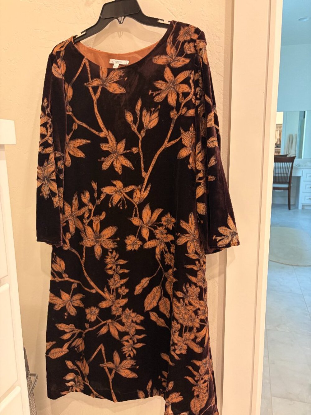 Attractive mid-leg dress